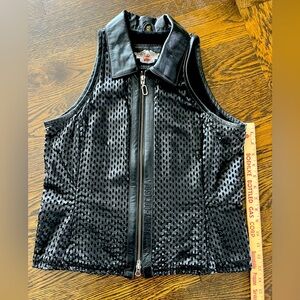 Woman’s Harley-Davidson Medium Black Leather Vest with double Zipper breathable